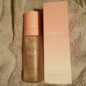 Kylie Skin Foaming Face Wash